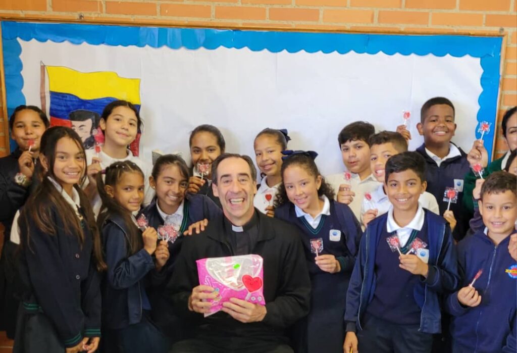 Mano Amiga Venezuela—Bringing hope through education.